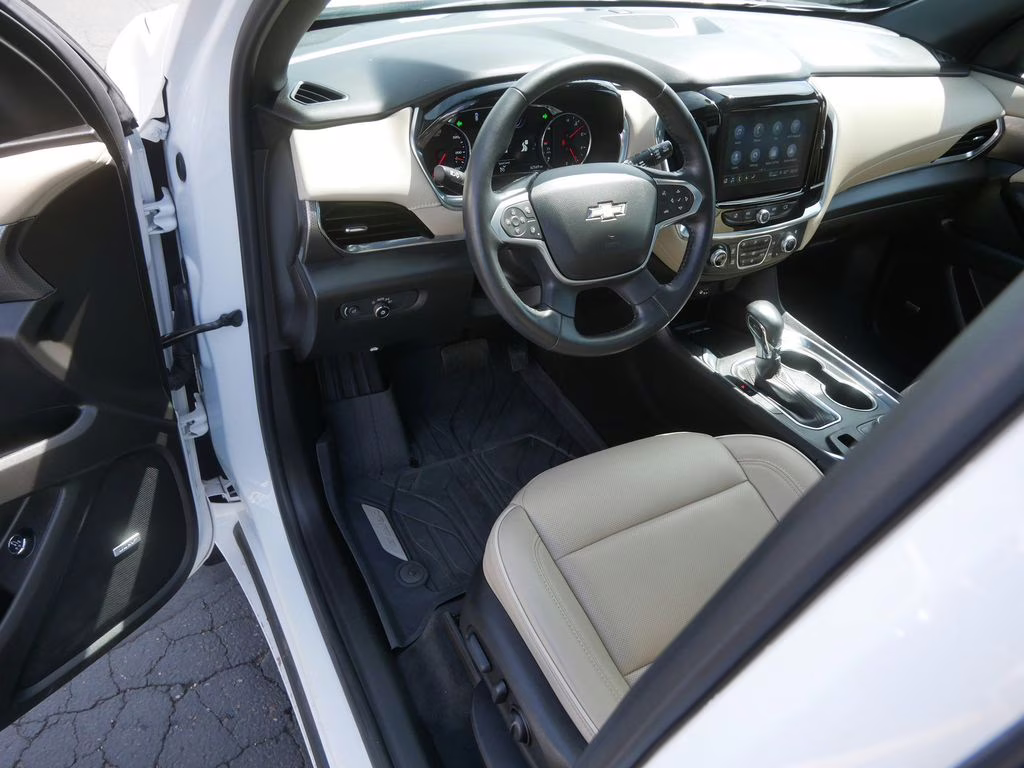 2022 Summit White Chevrolet Traverse Premier AWD SUV