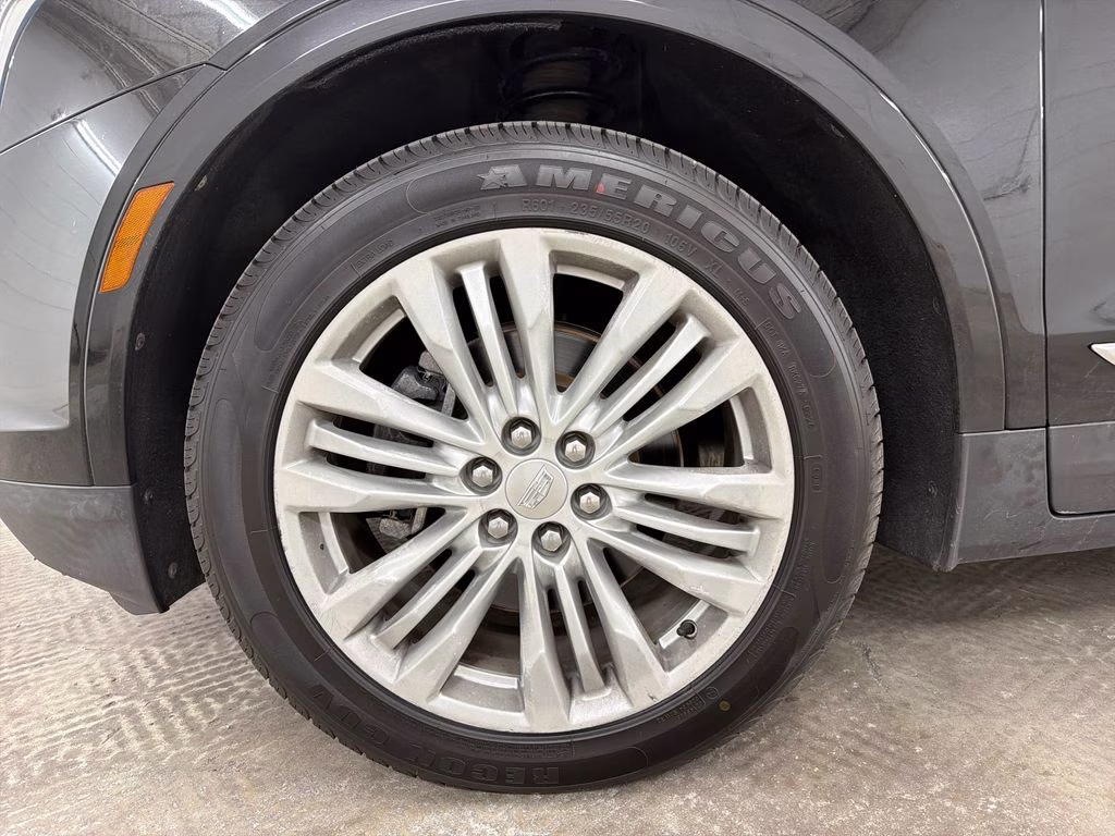 2019 Stellar Black Metallic Cadillac XT5 Premium Luxury FWD SUV