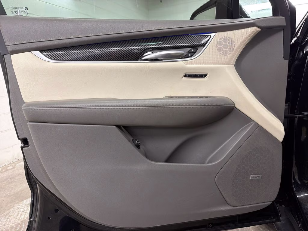 2019 Stellar Black Metallic Cadillac XT5 Premium Luxury FWD SUV