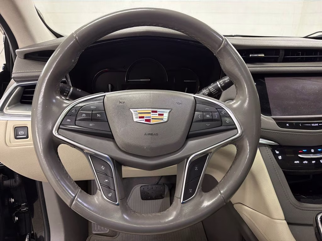 2019 Stellar Black Metallic Cadillac XT5 Premium Luxury FWD SUV