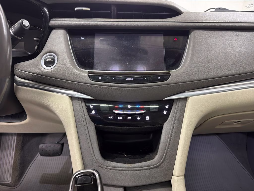 2019 Stellar Black Metallic Cadillac XT5 Premium Luxury FWD SUV