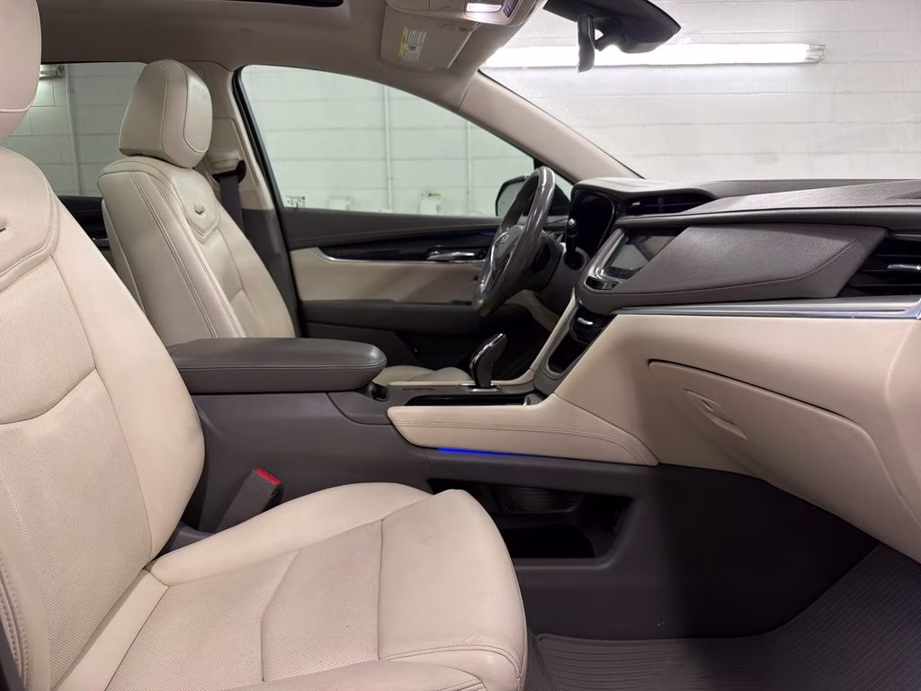 2019 Stellar Black Metallic Cadillac XT5 Premium Luxury FWD SUV