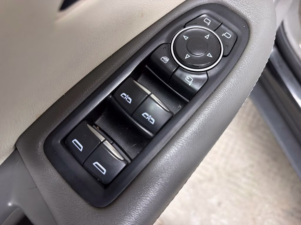 2019 Stellar Black Metallic Cadillac XT5 Premium Luxury FWD SUV
