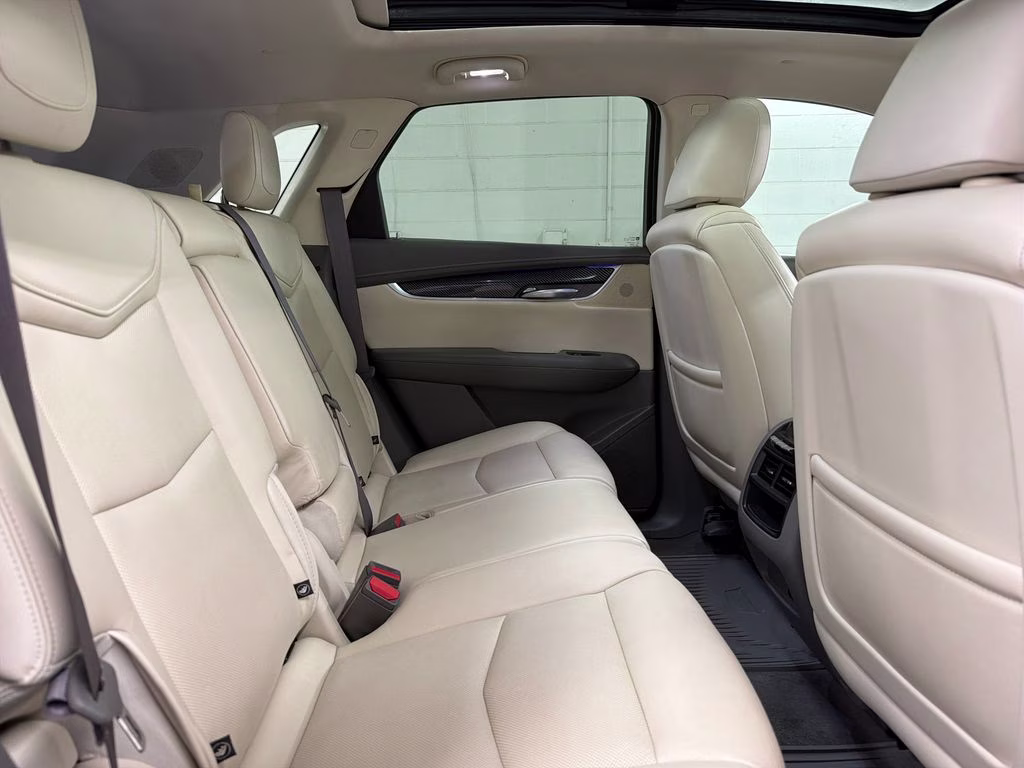 2019 Stellar Black Metallic Cadillac XT5 Premium Luxury FWD SUV