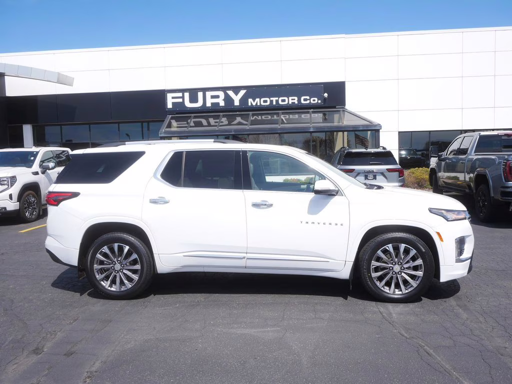 2022 Summit White Chevrolet Traverse Premier AWD SUV