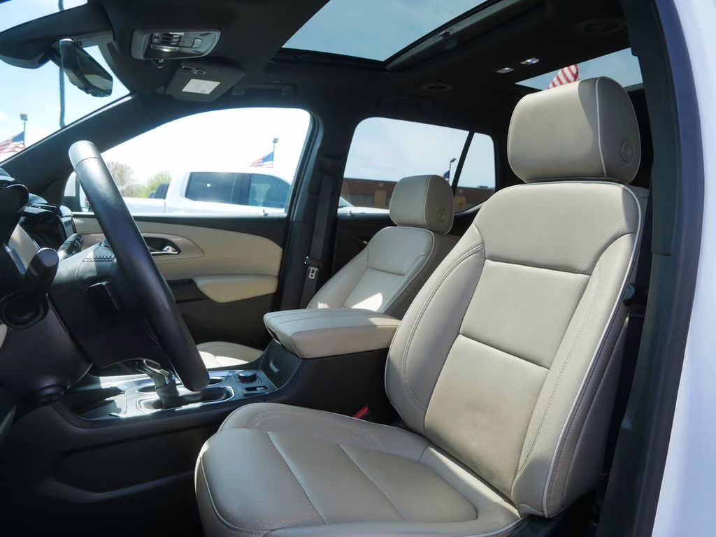 2022 Summit White Chevrolet Traverse Premier AWD SUV