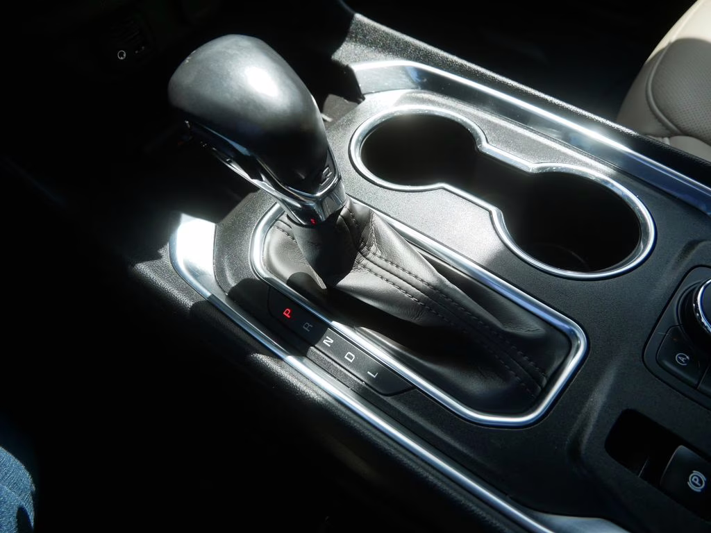 2022 Summit White Chevrolet Traverse Premier AWD SUV
