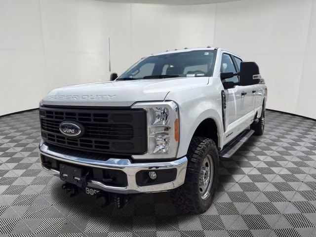 2023 Oxford White Ford Super Duty F-350 SRW XL 4X4 Truck