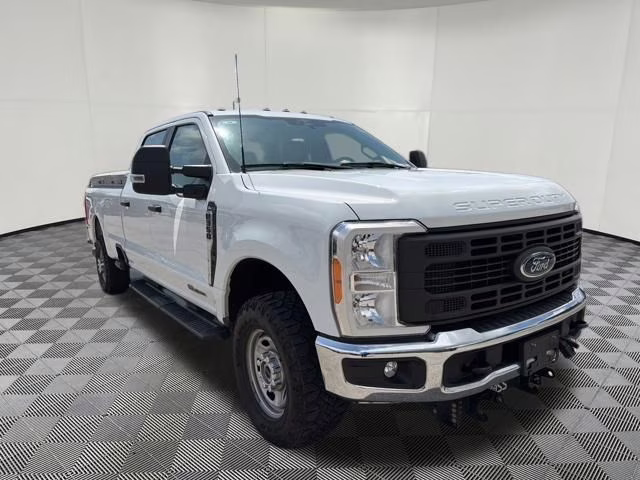 2023 Oxford White Ford Super Duty F-350 SRW XL 4X4 Truck