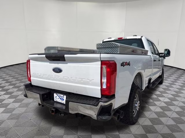2023 Oxford White Ford Super Duty F-350 SRW XL 4X4 Truck