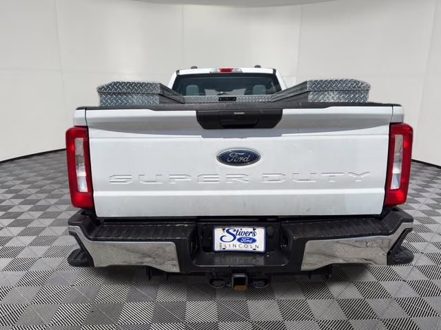 2023 Oxford White Ford Super Duty F-350 SRW XL 4X4 Truck