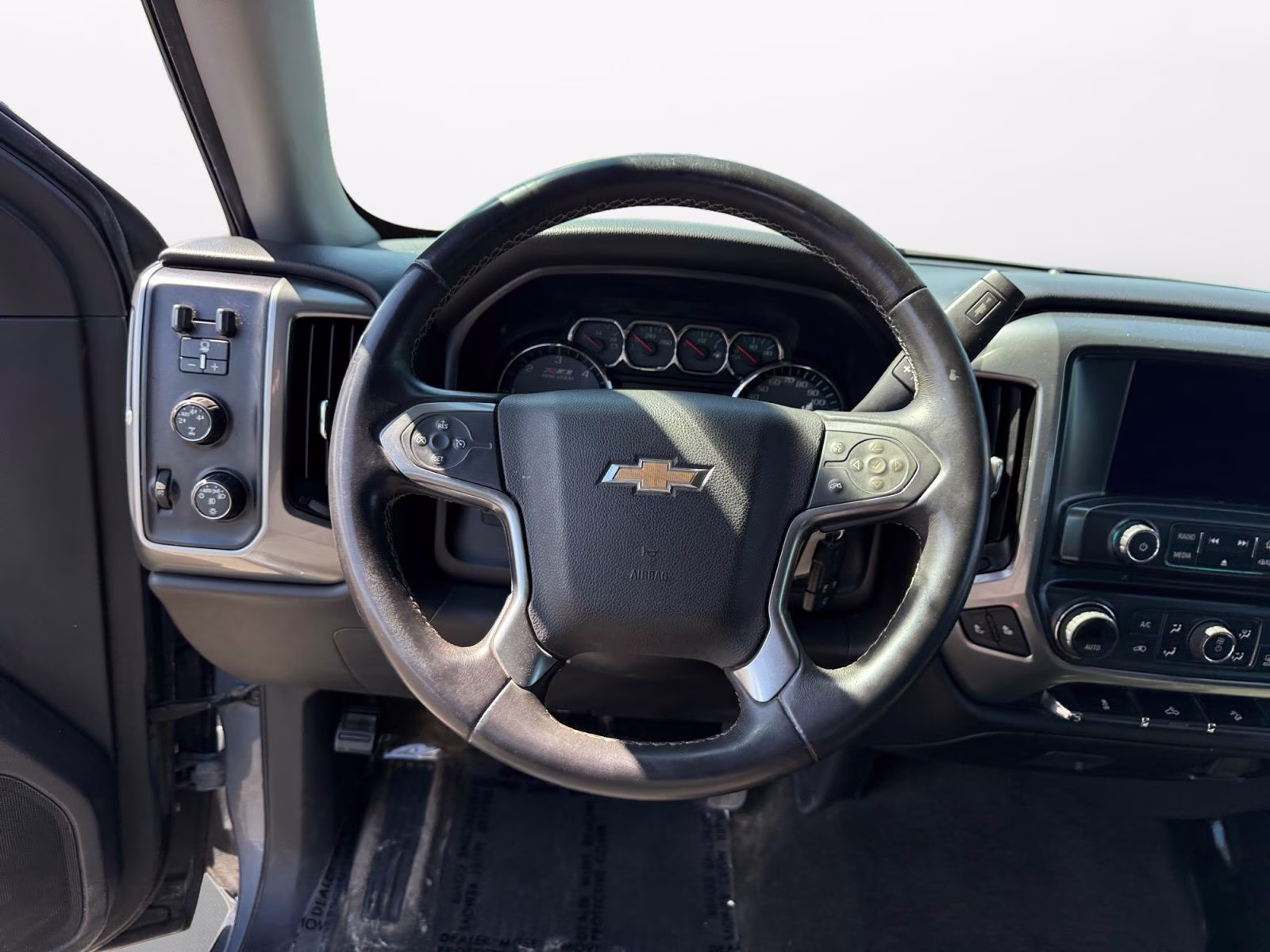 2015 Slate Gray Metallic Chevrolet Silverado 1500 LT 4X4 Truck