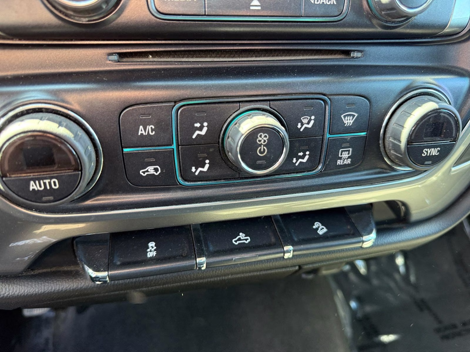 2015 Slate Gray Metallic Chevrolet Silverado 1500 LT 4X4 Truck
