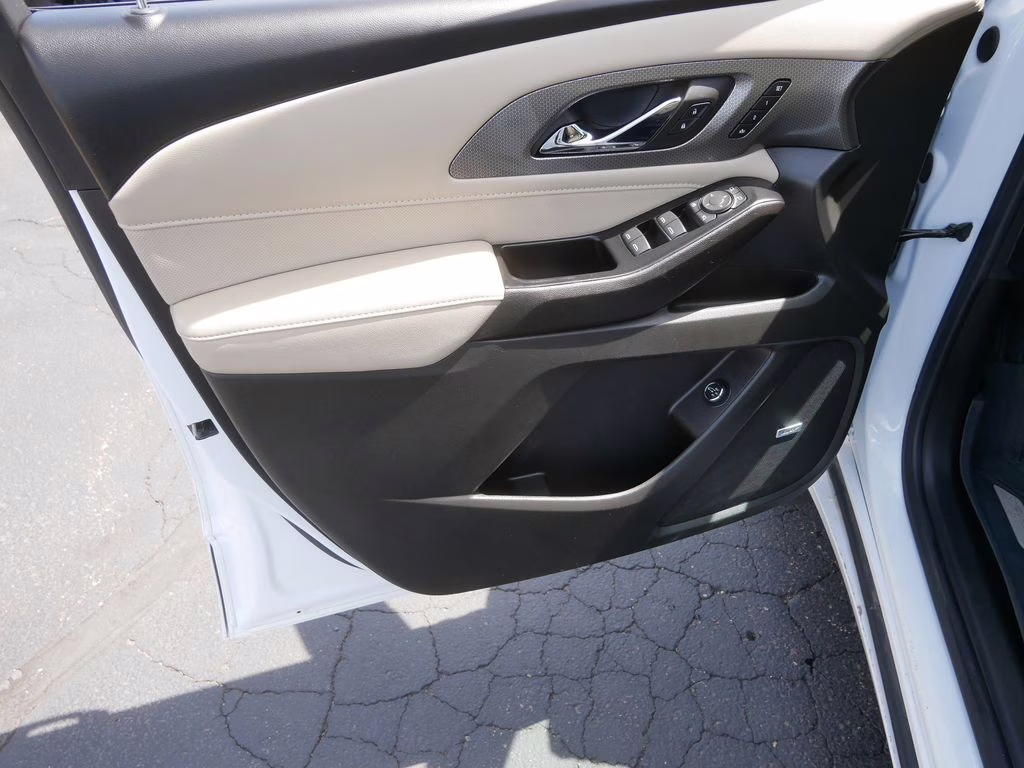 2022 Summit White Chevrolet Traverse Premier AWD SUV