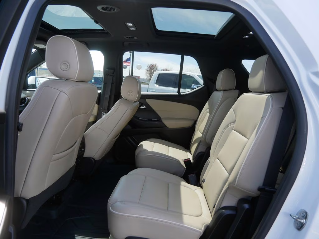2022 Summit White Chevrolet Traverse Premier AWD SUV