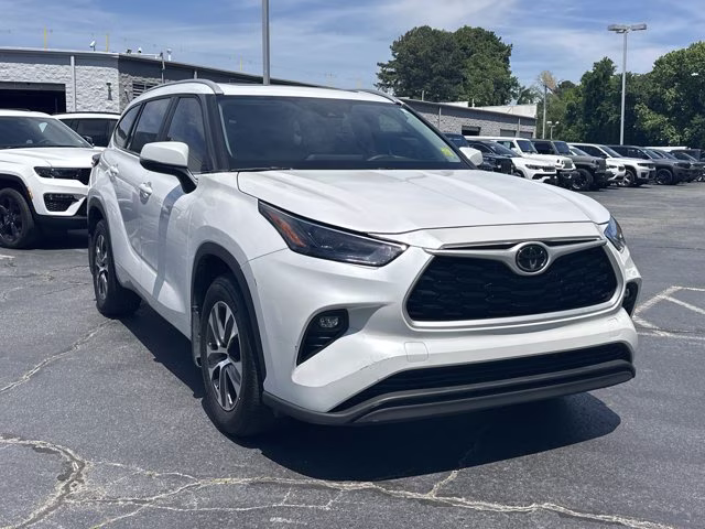 2023 Pearl Toyota Highlander Others FWD SUV