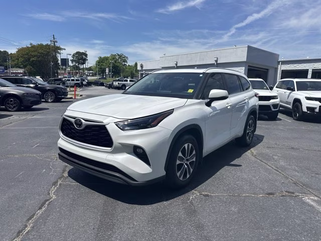 2023 Pearl Toyota Highlander Others FWD SUV
