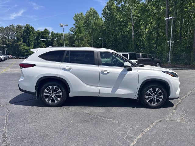 2023 Pearl Toyota Highlander Others FWD SUV