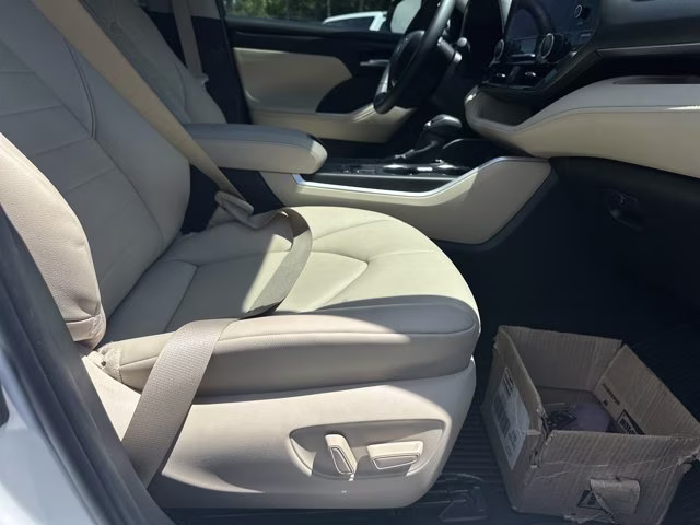 2023 Pearl Toyota Highlander Others FWD SUV