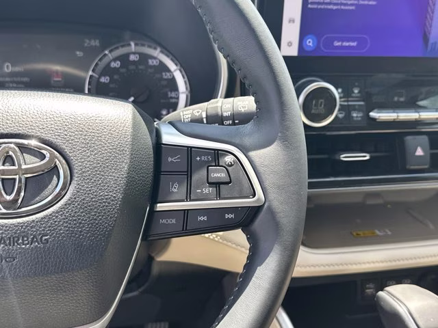 2023 Pearl Toyota Highlander Others FWD SUV