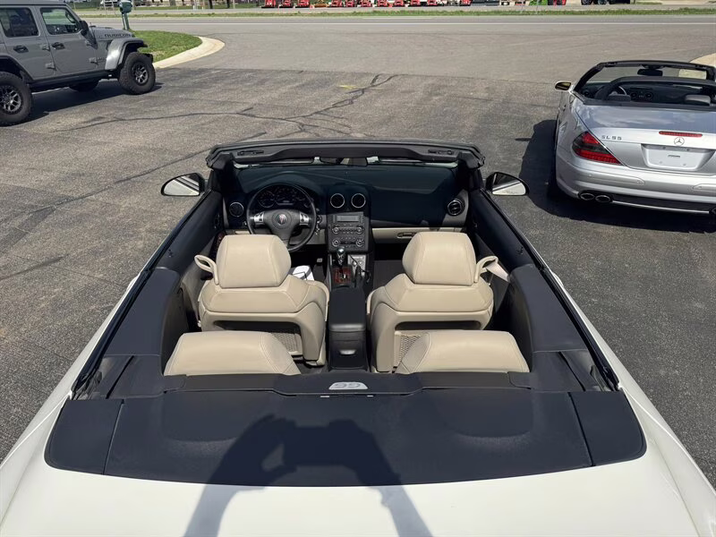 2007 Ivory White Pontiac G6 GT FWD Convertible