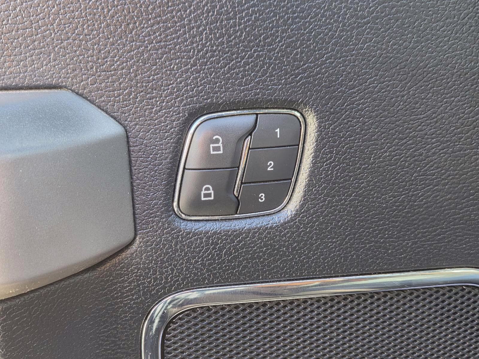 2020 Iconic Silver Ford F-150 LARIAT 4X4 Truck