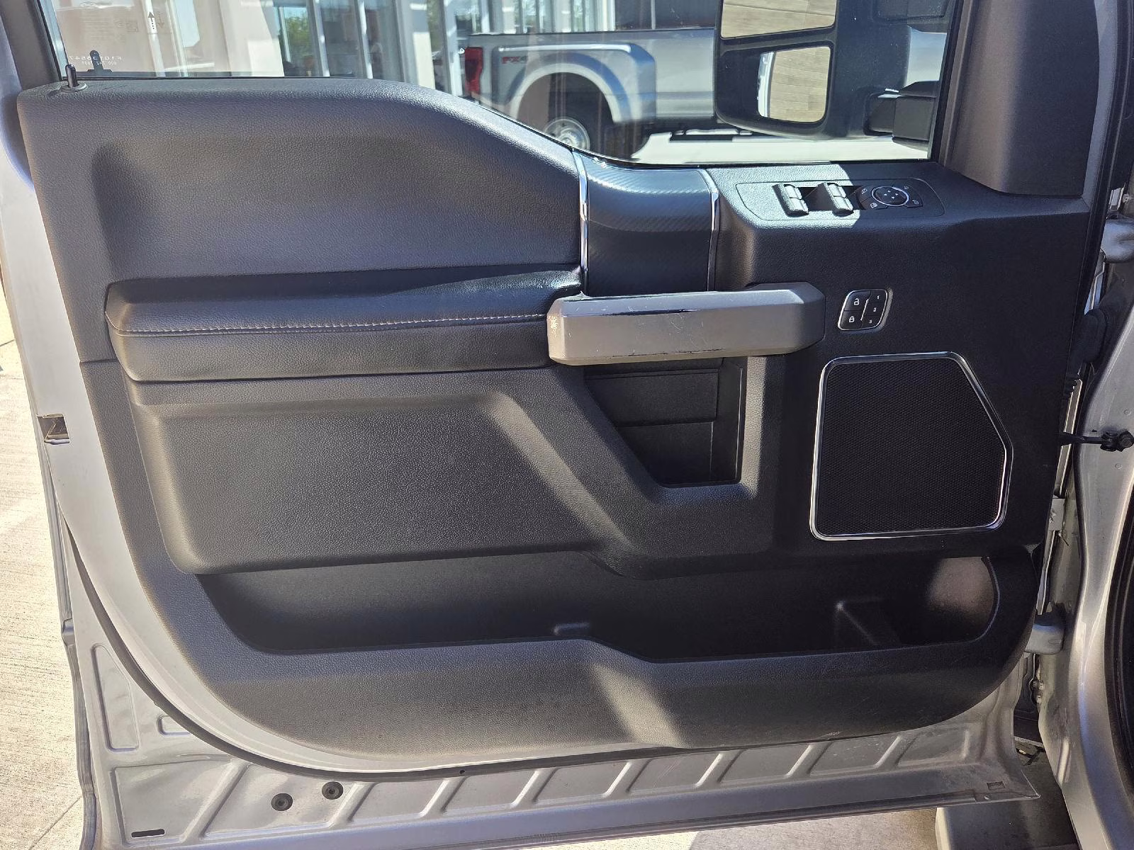 2020 Iconic Silver Ford F-150 LARIAT 4X4 Truck