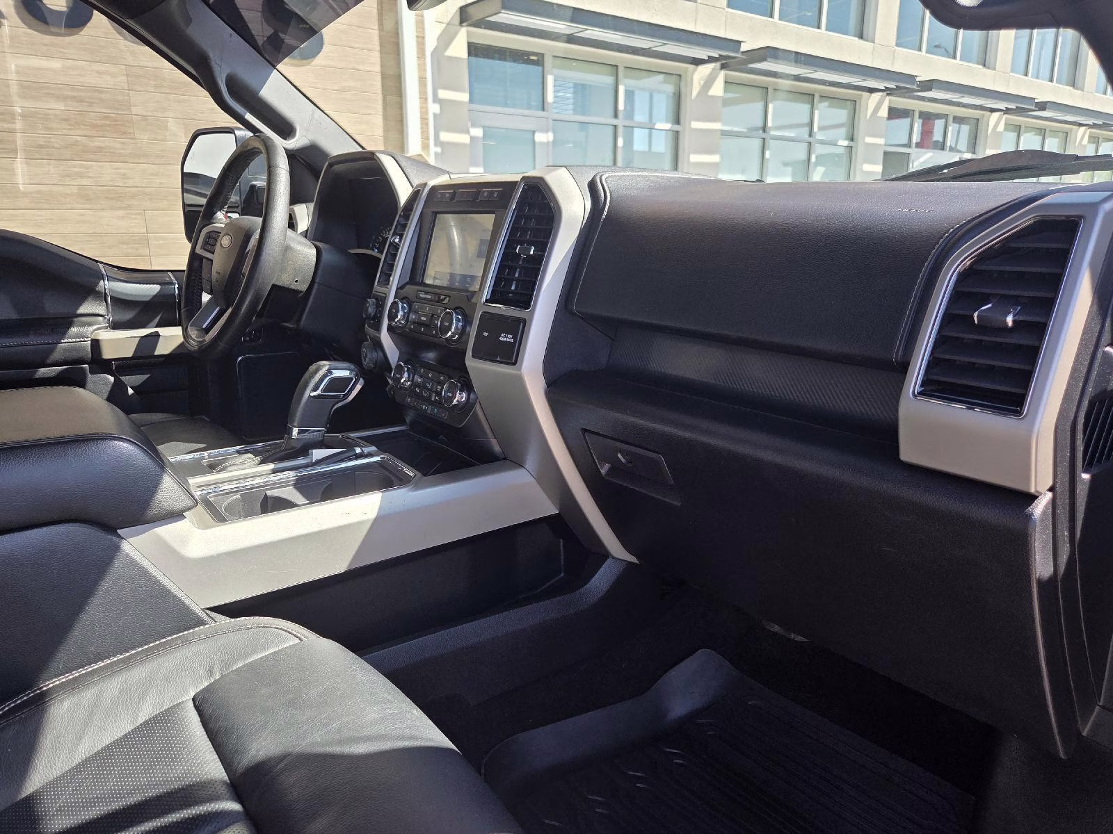 2020 Iconic Silver Ford F-150 LARIAT 4X4 Truck