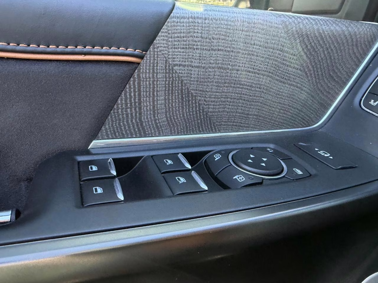 2024 Agate Black Metallic Ford Super Duty F-350 SRW Platinum 4X4 Truck