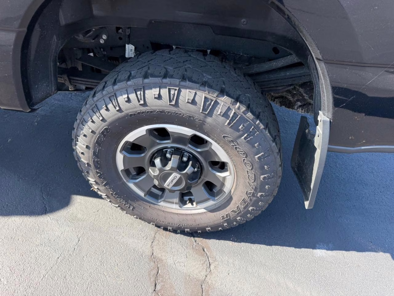 2024 Agate Black Metallic Ford Super Duty F-350 SRW Platinum 4X4 Truck