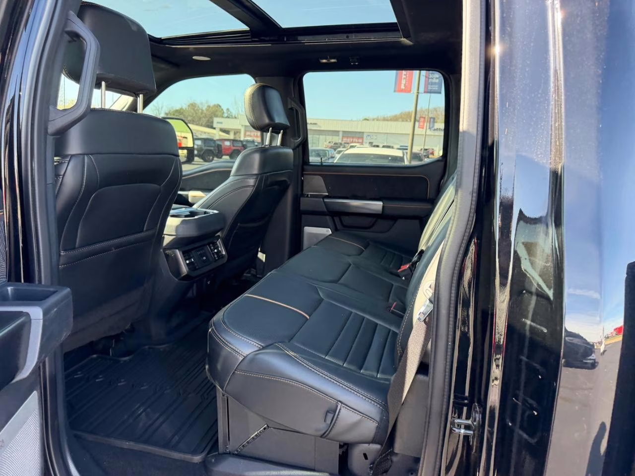 2024 Agate Black Metallic Ford Super Duty F-350 SRW Platinum 4X4 Truck