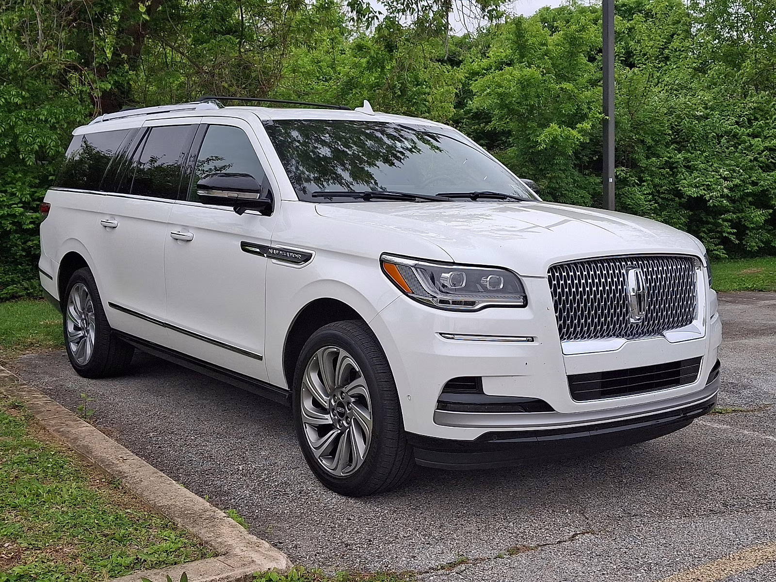 2022 Pristine White Metallic Tri-Coat Lincoln Navigator Reserve L 4X4