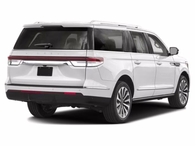 2022 White Metallic Lincoln Navigator Reserve L 4X4