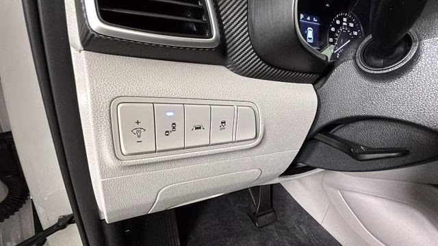 2021 White Hyundai Tucson SEL FWD SUV