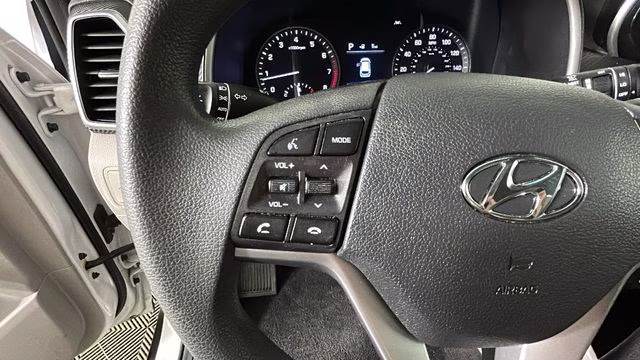 2021 White Hyundai Tucson SEL FWD SUV