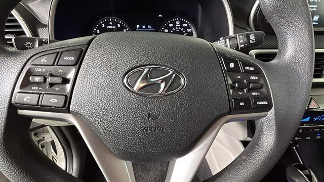2021 White Hyundai Tucson SEL FWD SUV