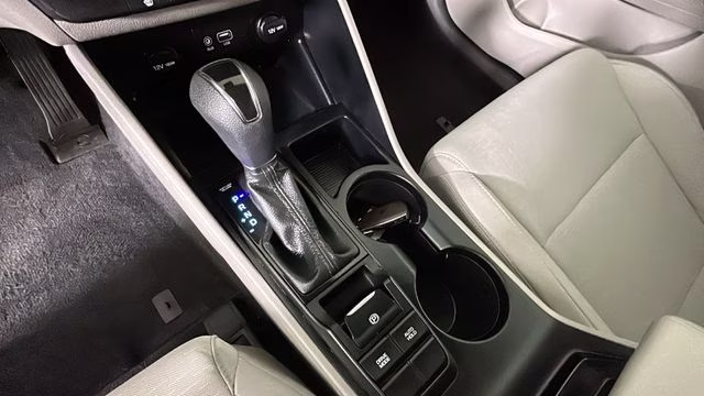 2021 White Hyundai Tucson SEL FWD SUV