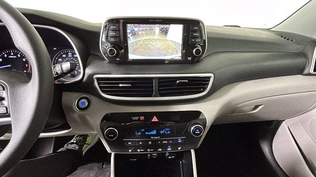 2021 White Hyundai Tucson SEL FWD SUV