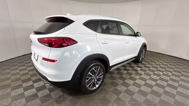 2021 White Hyundai Tucson SEL FWD SUV