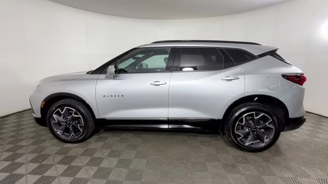 2022 Silver Ice Metallic Chevrolet Blazer RS AWD SUV