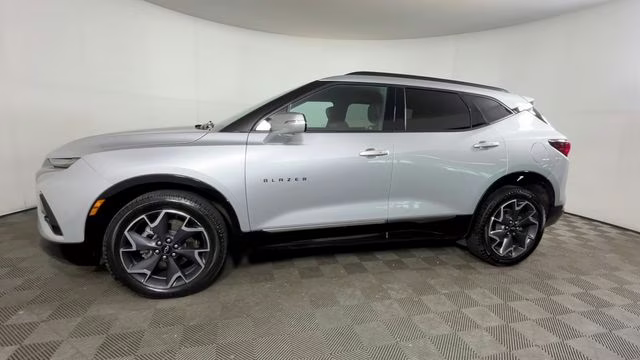 2022 Silver Ice Metallic Chevrolet Blazer RS AWD SUV