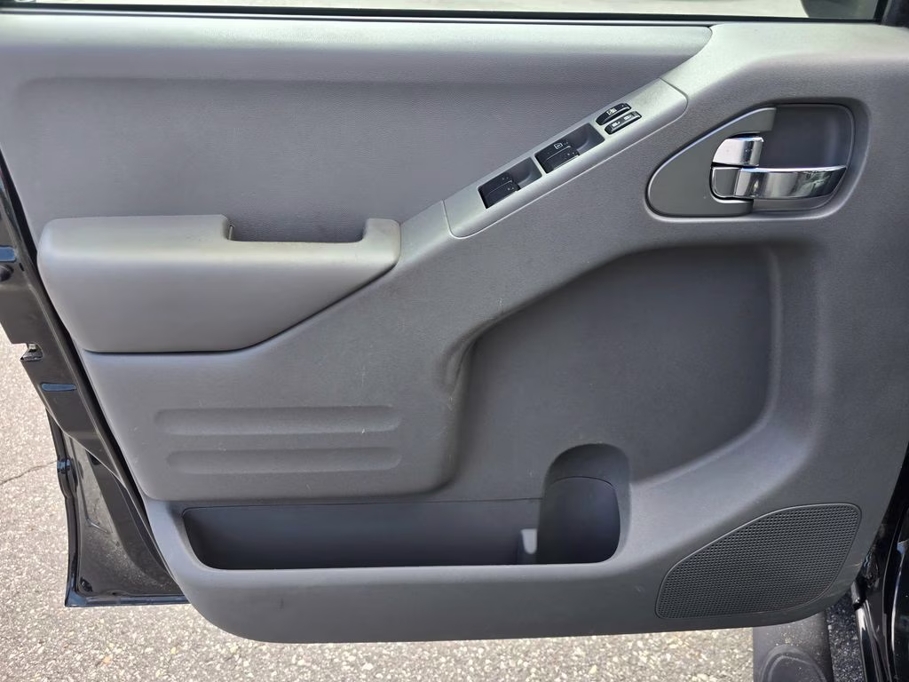 2020 Magnetic Black Pearl Nissan Frontier SV 4X4 Truck