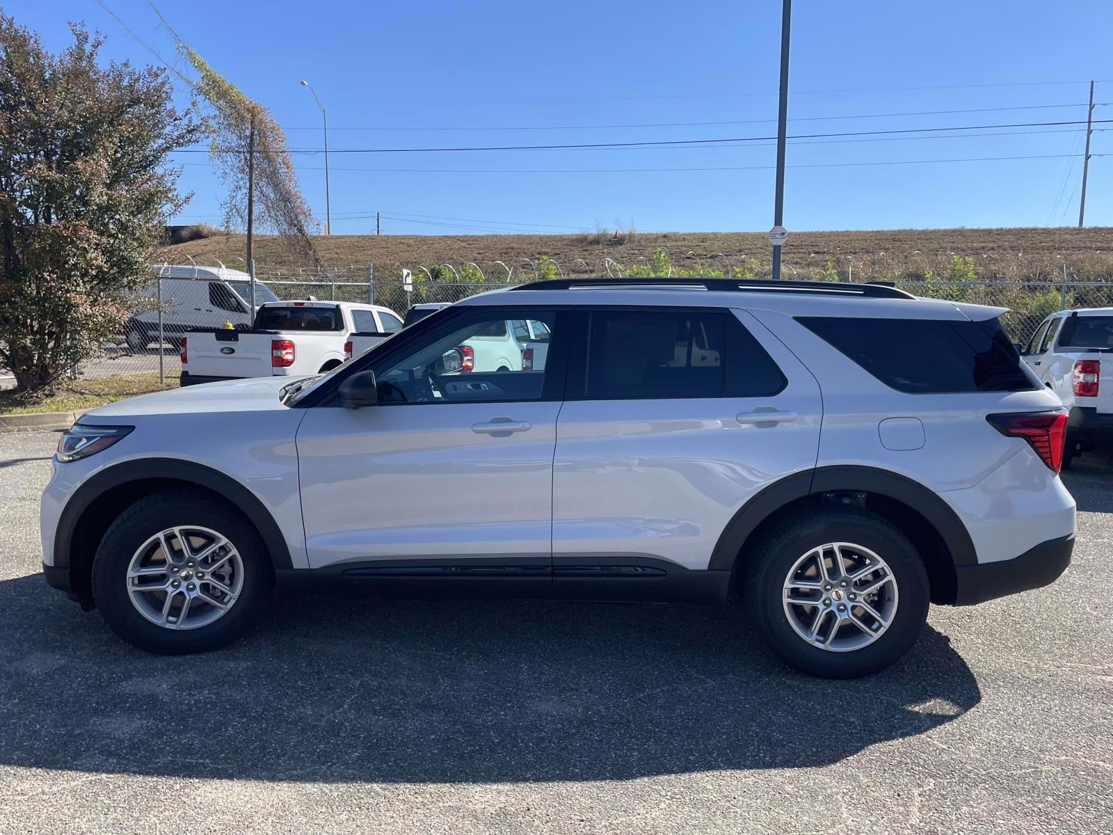 2026 White Metallic Ford Explorer Active RWD SUV