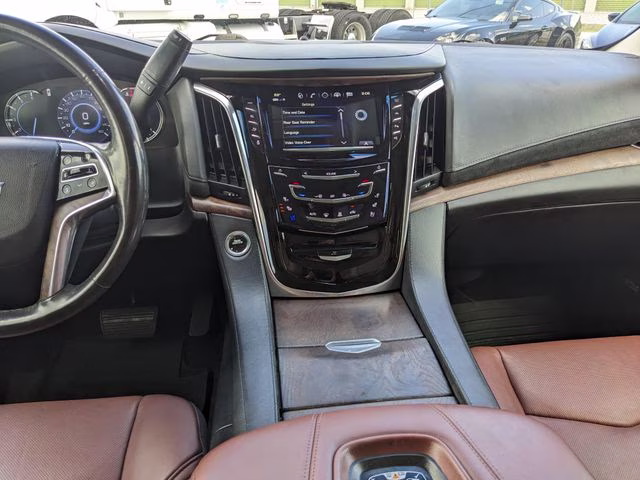 2019 Crystal White Tricoat Cadillac Escalade Luxury 4X4 SUV