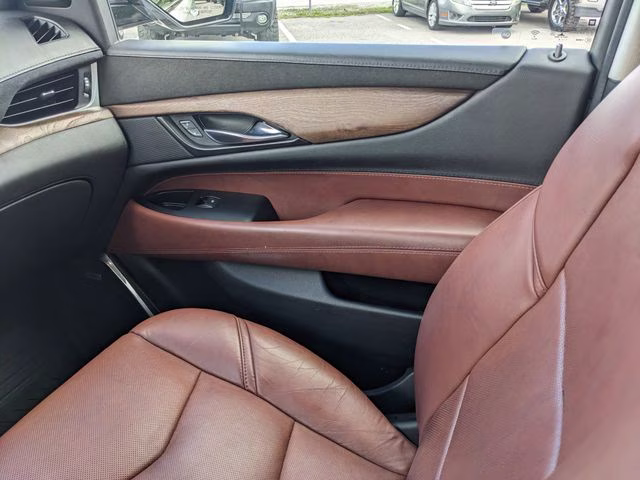 2019 Crystal White Tricoat Cadillac Escalade Luxury 4X4 SUV