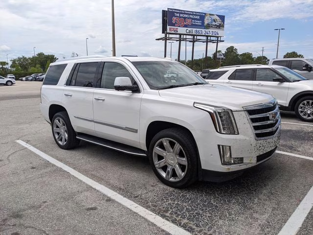 2019 Crystal White Tricoat Cadillac Escalade Luxury 4X4 SUV