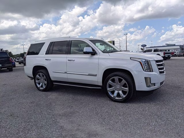 2019 Crystal White Tricoat Cadillac Escalade Luxury 4X4 SUV