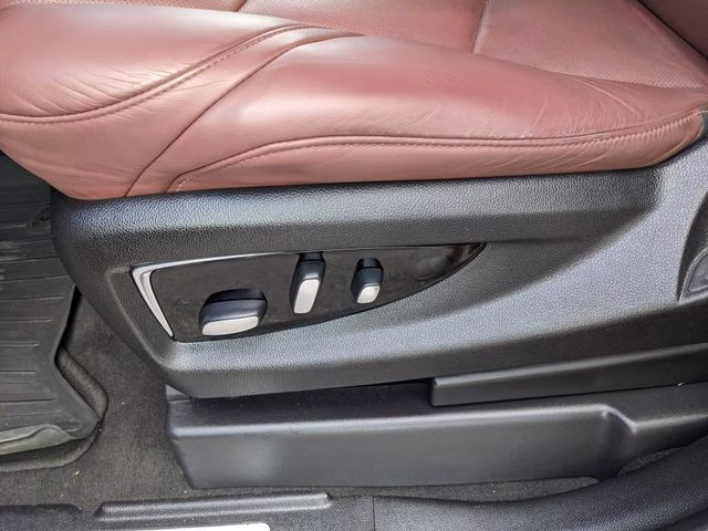 2019 Crystal White Tricoat Cadillac Escalade Luxury 4X4 SUV