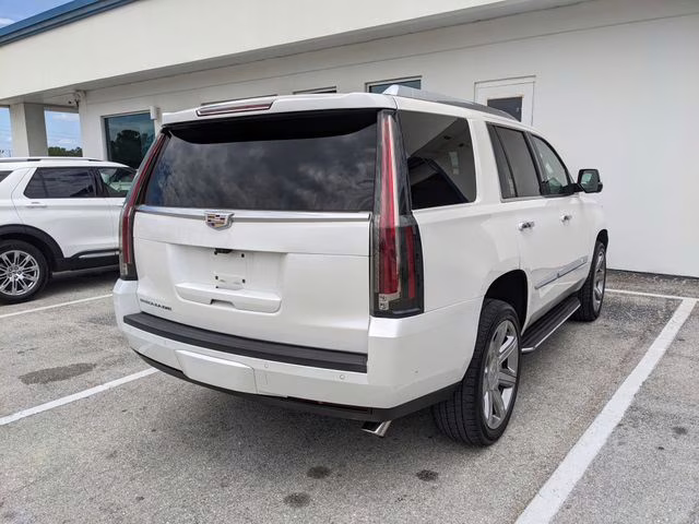 2019 Crystal White Tricoat Cadillac Escalade Luxury 4X4 SUV