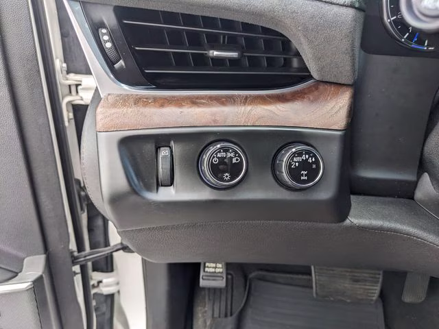 2019 Crystal White Tricoat Cadillac Escalade Luxury 4X4 SUV